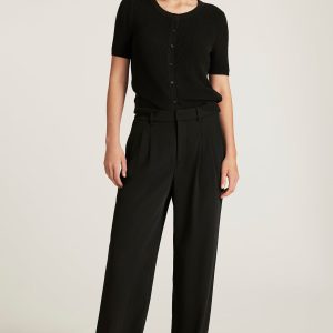 EDITION STRAIGHT LEG PANTS IN BLACK